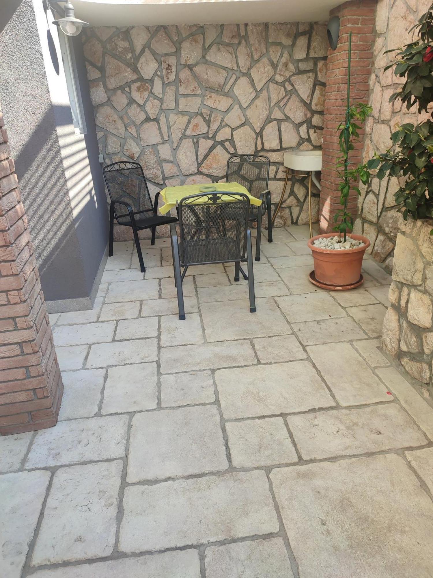 Biuk Apartments Novi Vinodolski Extérieur photo