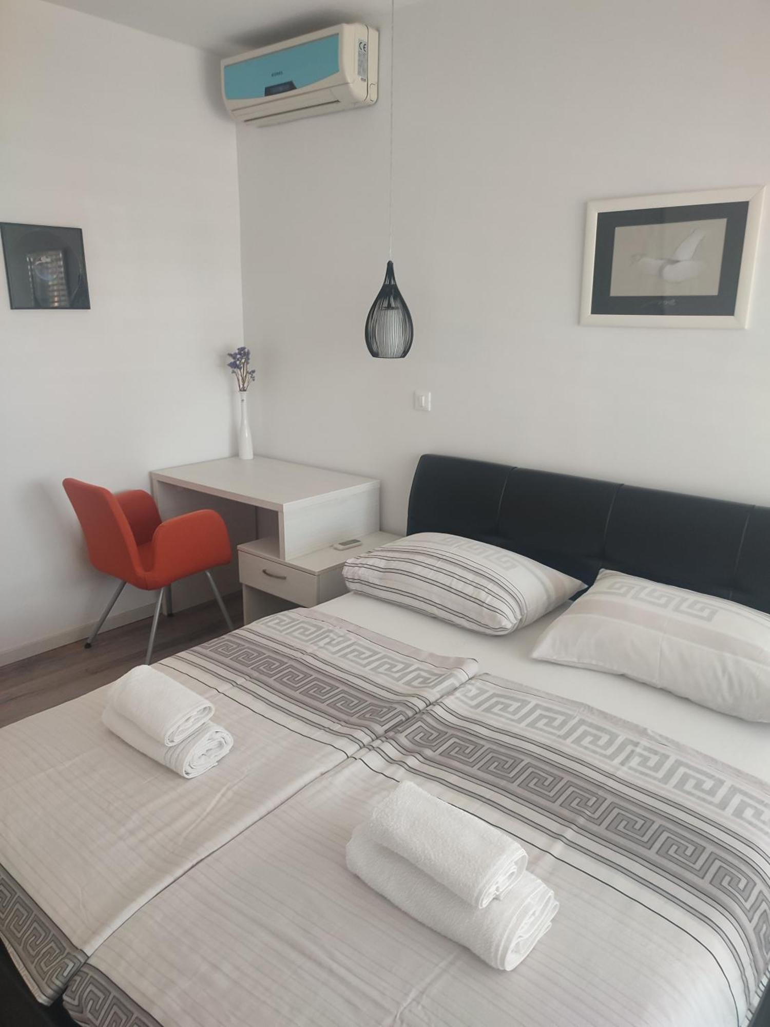 Biuk Apartments Novi Vinodolski Chambre photo