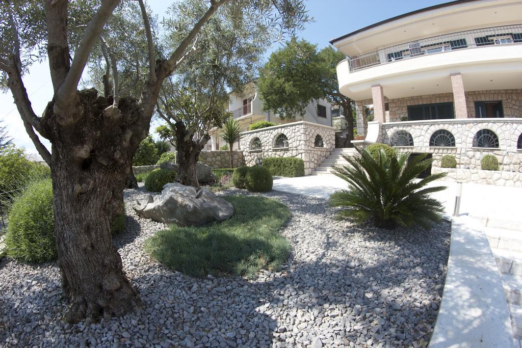 Biuk Apartments Novi Vinodolski Extérieur photo